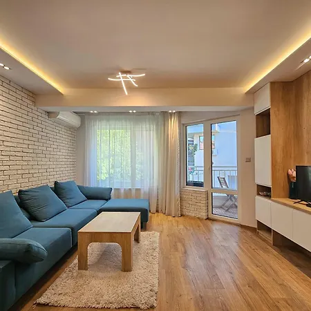 Spacious Living - Dedicated Workspace Near Metro By Flat Manаger 소피아