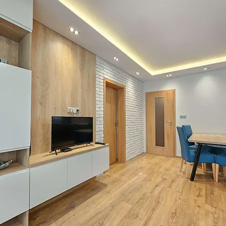 Spacious Living - Dedicated Workspace Near Metro By Flat Manаger 아파트 *