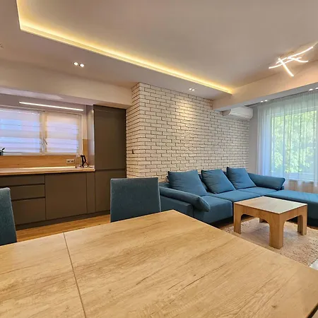 Spacious Living - Dedicated Workspace Near Metro By Flat Manаger